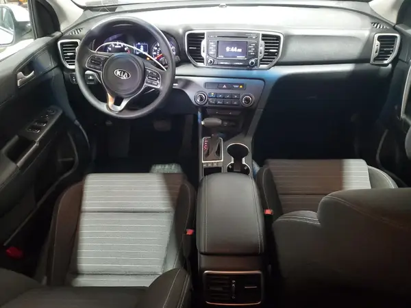KNDPMCAC3H7085769 2017 KIA SPORTAGE - Image 8