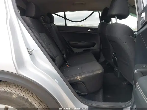 KNDPMCAC3H7143668 2017 KIA SPORTAGE - Image 8