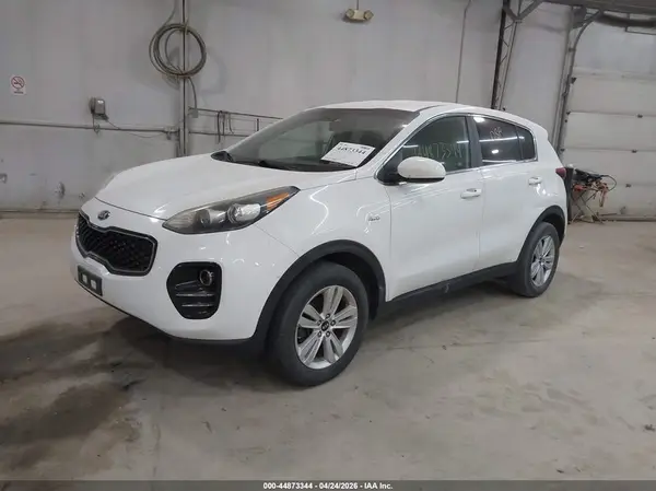 KNDPMCAC3H7144982 2017 KIA SPORTAGE - Image 2