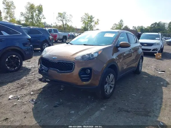 KNDPMCAC3H7163709 2017 KIA SPORTAGE - Image 2