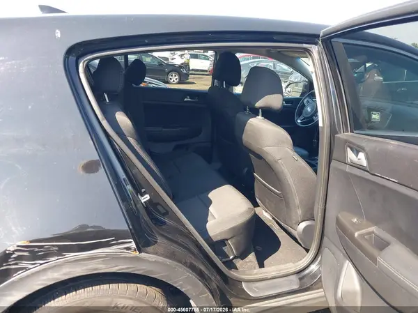 KNDPMCAC3H7170062 2017 KIA SPORTAGE - Image 8