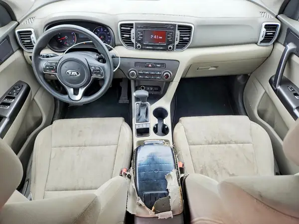KNDPMCAC3H7178789 2017 KIA SPORTAGE - Image 8