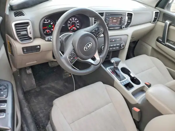 KNDPMCAC3H7184561 2017 KIA SPORTAGE - Image 8
