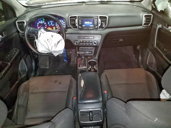 KNDPMCAC3H7184785 2017 KIA SPORTAGE - Image 8