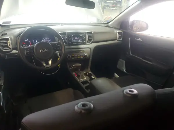 KNDPMCAC3H7186892 2017 KIA SPORTAGE - Image 8