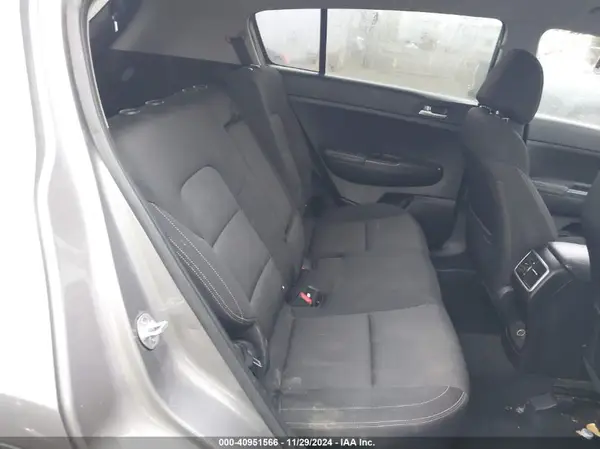 KNDPMCAC3H7198461 2017 KIA SPORTAGE - Image 8
