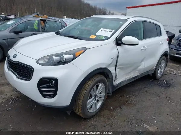 KNDPMCAC3H7208549 2017 KIA SPORTAGE - Image 2
