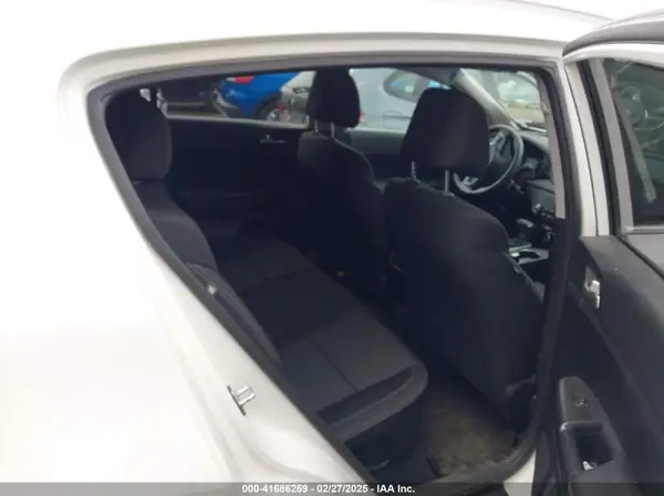 KNDPMCAC3H7208549 2017 KIA SPORTAGE - Image 8