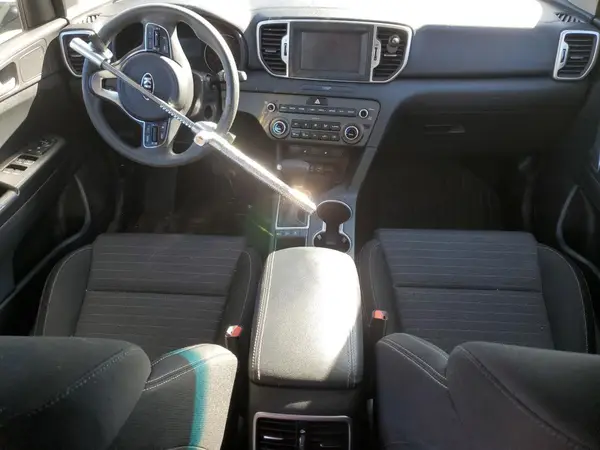 KNDPMCAC3H7219227 2017 KIA SPORTAGE - Image 8