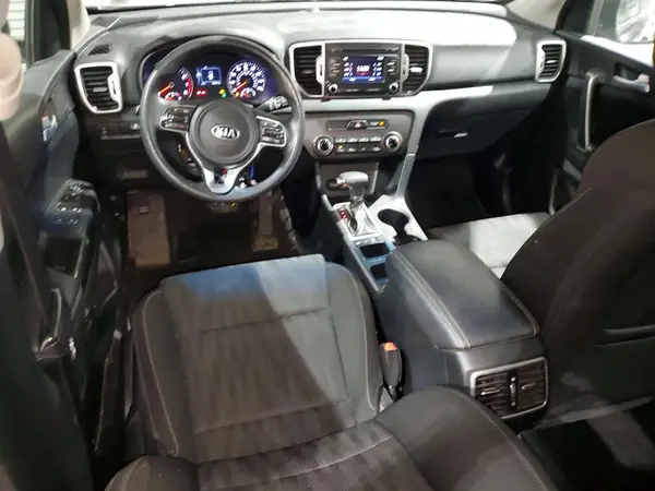 KNDPMCAC3H7235797 2017 KIA SPORTAGE - Image 8