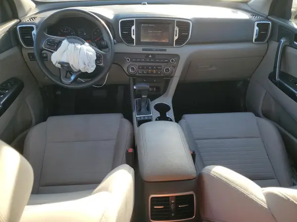 KNDPMCAC3H7244547 2017 KIA SPORTAGE - Image 8
