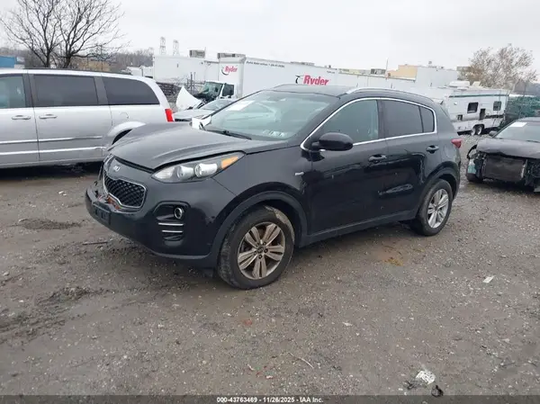 KNDPMCAC3H7245228 2017 KIA SPORTAGE - Image 2
