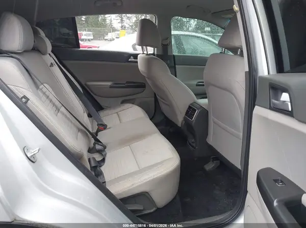 KNDPMCAC3H7245715 2017 KIA SPORTAGE - Image 8