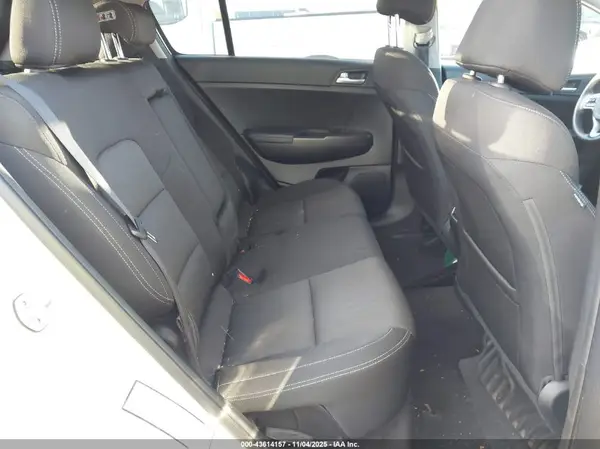 KNDPMCAC3H7250252 2017 KIA SPORTAGE - Image 8