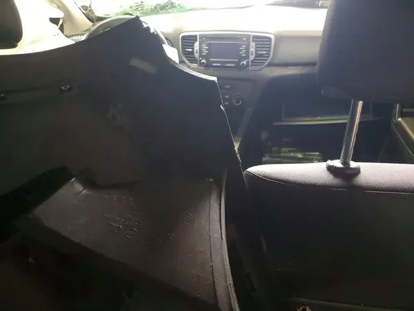 KNDPMCAC3H7252289 2017 KIA SPORTAGE - Image 8