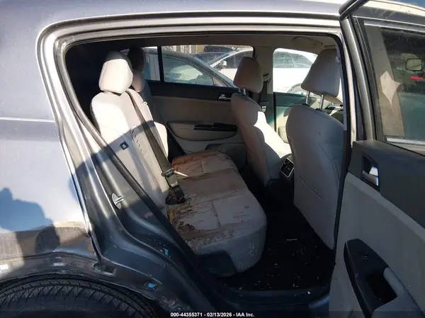 KNDPMCAC3H7255953 2017 KIA SPORTAGE - Image 8