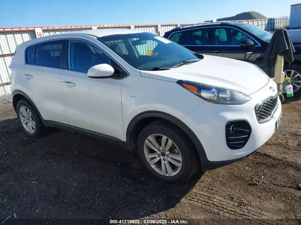 KNDPMCAC3H7259582 2017 KIA SPORTAGE - Image 1