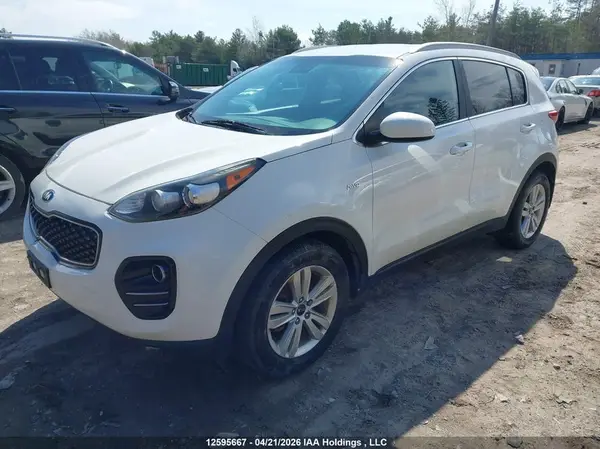 KNDPMCAC3H7260327 2017 KIA SPORTAGE - Image 2