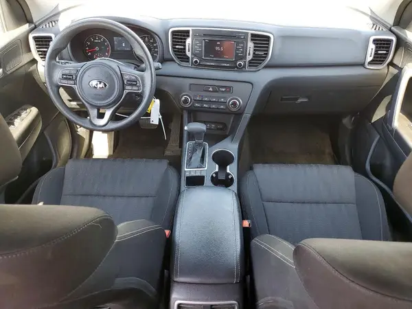 KNDPMCAC3H7283655 2017 KIA SPORTAGE - Image 8