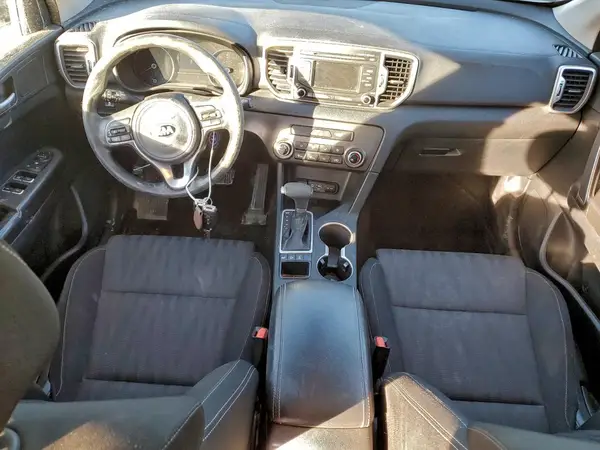 KNDPMCAC3H7285888 2017 KIA SPORTAGE - Image 8