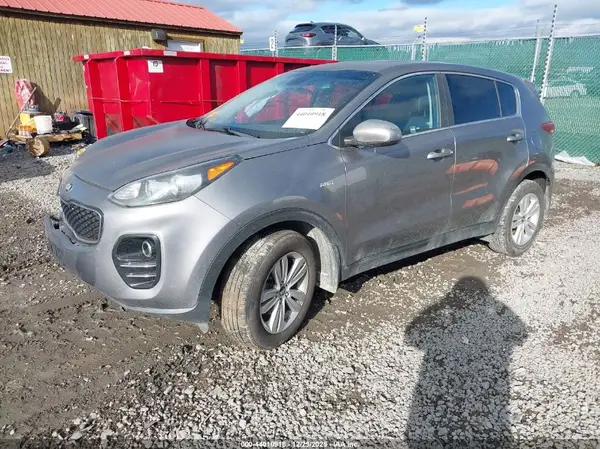 KNDPMCAC3H7288063 2017 KIA SPORTAGE - Image 2