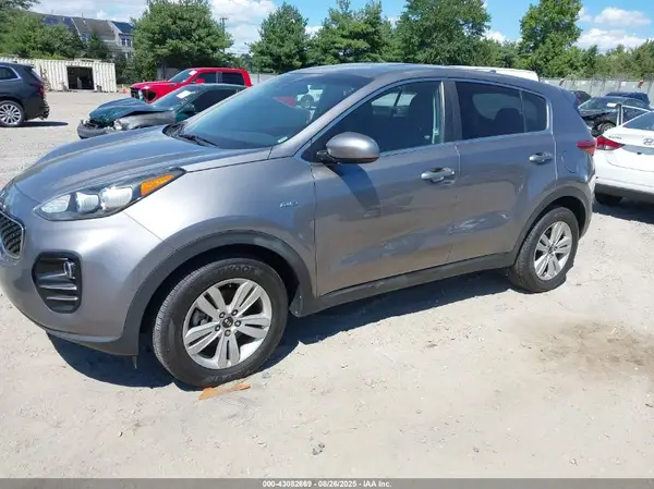 KNDPMCAC3H7290315 2017 KIA SPORTAGE - Image 2