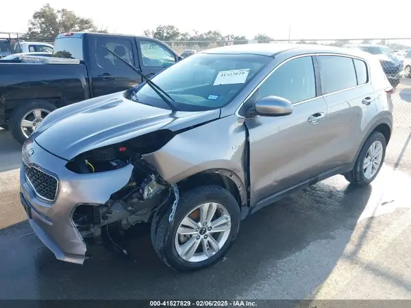 KNDPMCAC3H7298981 2017 KIA SPORTAGE - Image 2