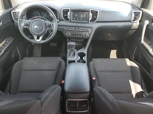KNDPMCAC3J7305675 2018 KIA SPORTAGE - Image 8