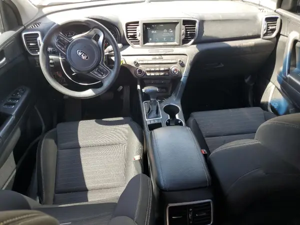 KNDPMCAC3J7318992 2018 KIA SPORTAGE - Image 8
