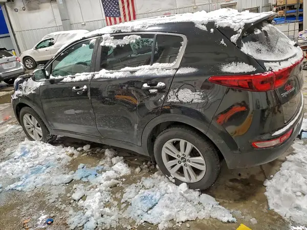 KNDPMCAC3J7328373 2018 KIA SPORTAGE - Image 2
