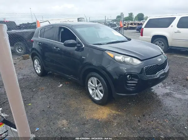 KNDPMCAC3J7335212 2018 KIA SPORTAGE - Image 1