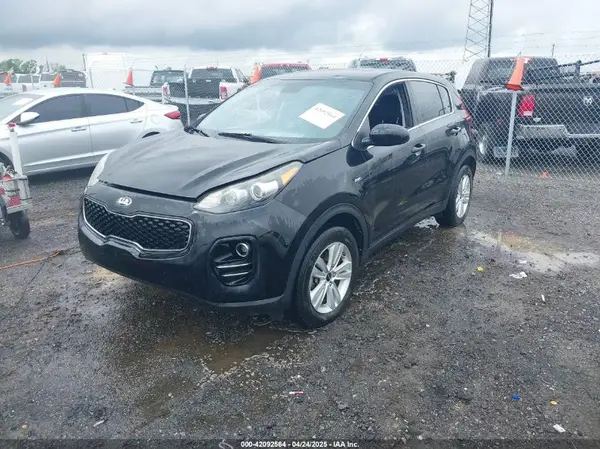 KNDPMCAC3J7335212 2018 KIA SPORTAGE - Image 2