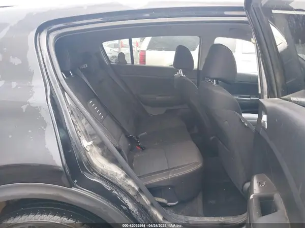 KNDPMCAC3J7335212 2018 KIA SPORTAGE - Image 8