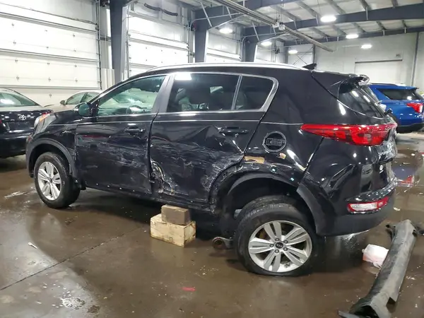 KNDPMCAC3J7354889 2018 KIA SPORTAGE - Image 2