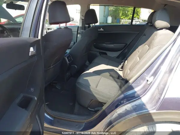 KNDPMCAC3J7356156 2018 KIA SPORTAGE - Image 8