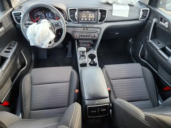 KNDPMCAC3J7362796 2018 KIA SPORTAGE - Image 8