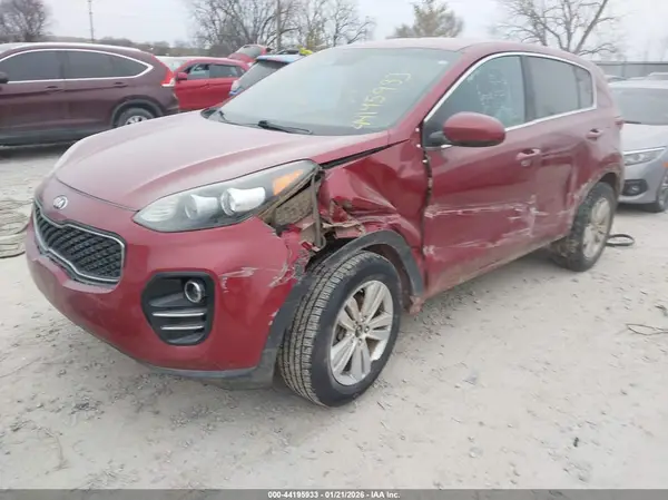 KNDPMCAC3J7371479 2018 KIA SPORTAGE - Image 2