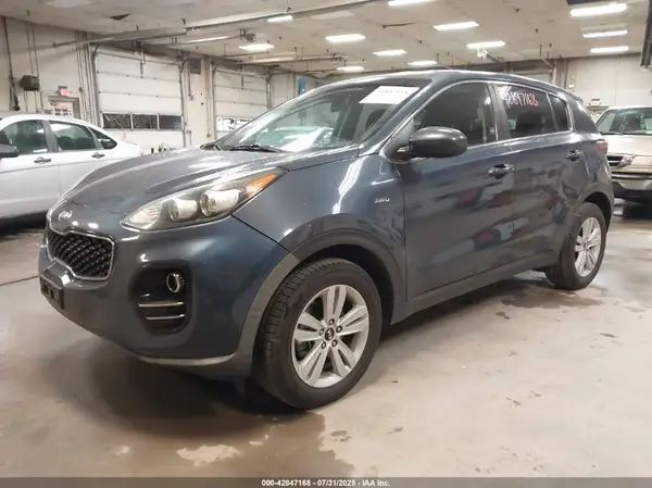 KNDPMCAC3J7377587 2018 KIA SPORTAGE - Image 2
