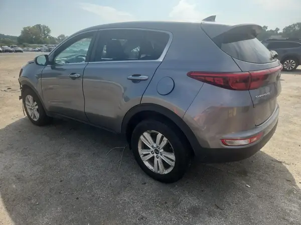 KNDPMCAC3J7377864 2018 KIA SPORTAGE - Image 2