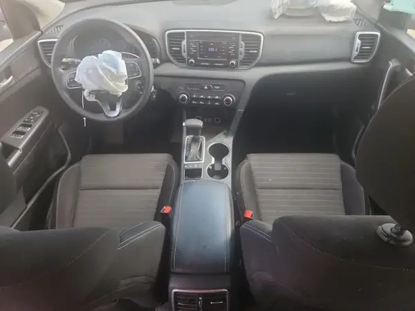 KNDPMCAC3J7377864 2018 KIA SPORTAGE - Image 8