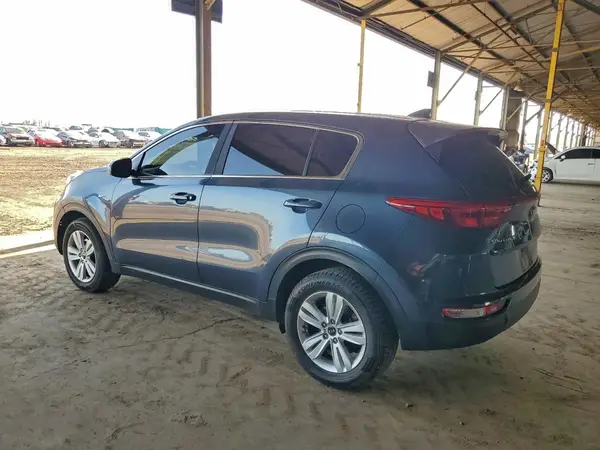 KNDPMCAC3J7383261 2018 KIA SPORTAGE - Image 2