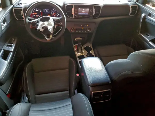 KNDPMCAC3J7383261 2018 KIA SPORTAGE - Image 8