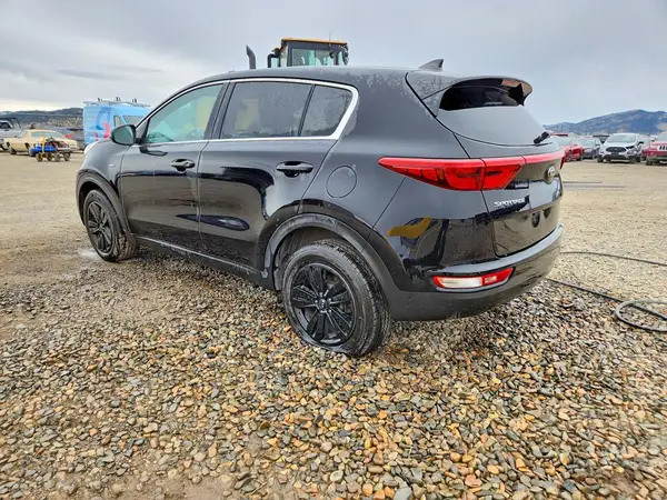 KNDPMCAC3J7392803 2018 KIA SPORTAGE - Image 2