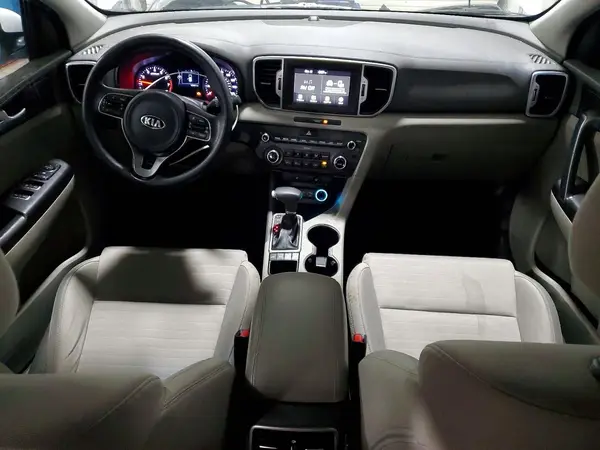 KNDPMCAC3J7396141 2018 KIA SPORTAGE - Image 8