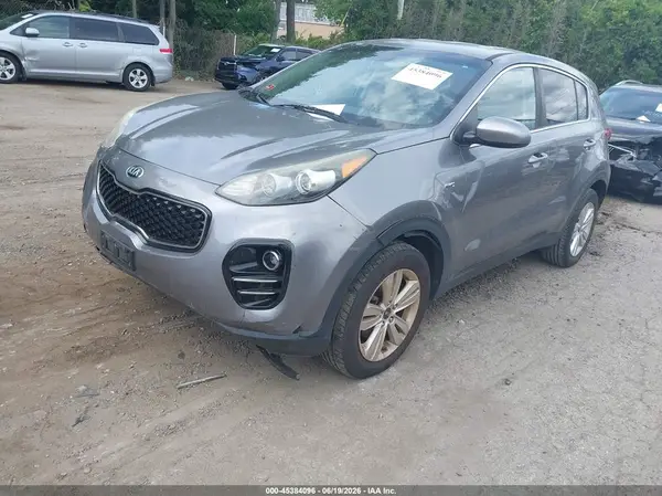 KNDPMCAC3J7396172 2018 KIA SPORTAGE - Image 2