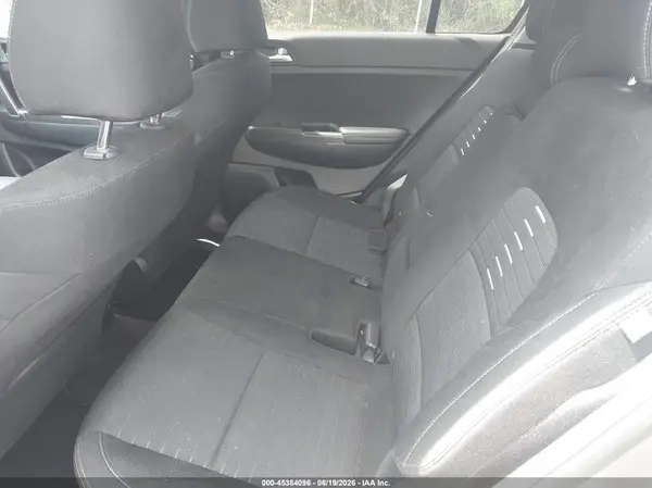 KNDPMCAC3J7396172 2018 KIA SPORTAGE - Image 8