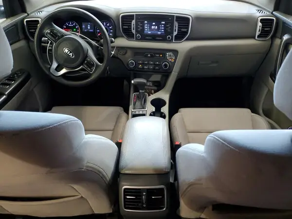KNDPMCAC3J7404271 2018 KIA SPORTAGE - Image 8