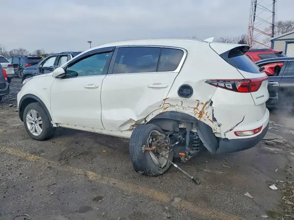 KNDPMCAC3J7426982 2018 KIA SPORTAGE - Image 2