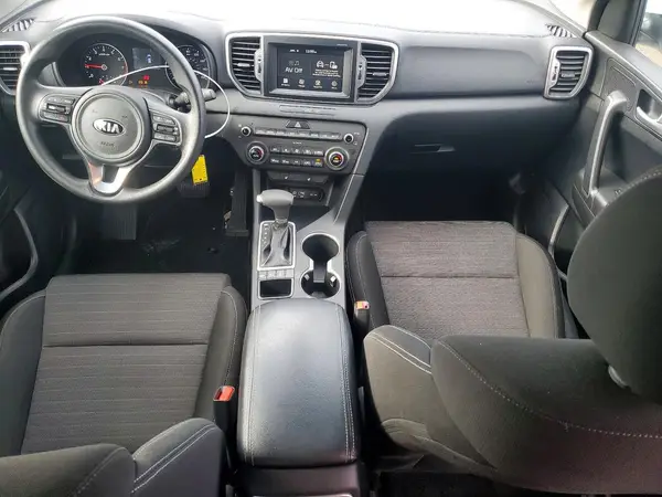 KNDPMCAC3J7426982 2018 KIA SPORTAGE - Image 8