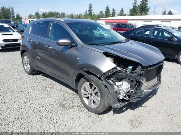KNDPMCAC3J7433480 2018 KIA SPORTAGE - Image 1